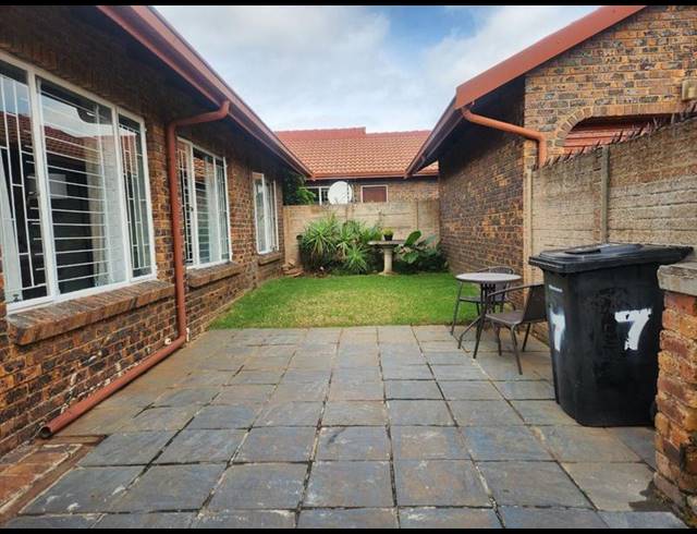 3 BEDROOM CLUSTER FOR SALE IN EDLEEN